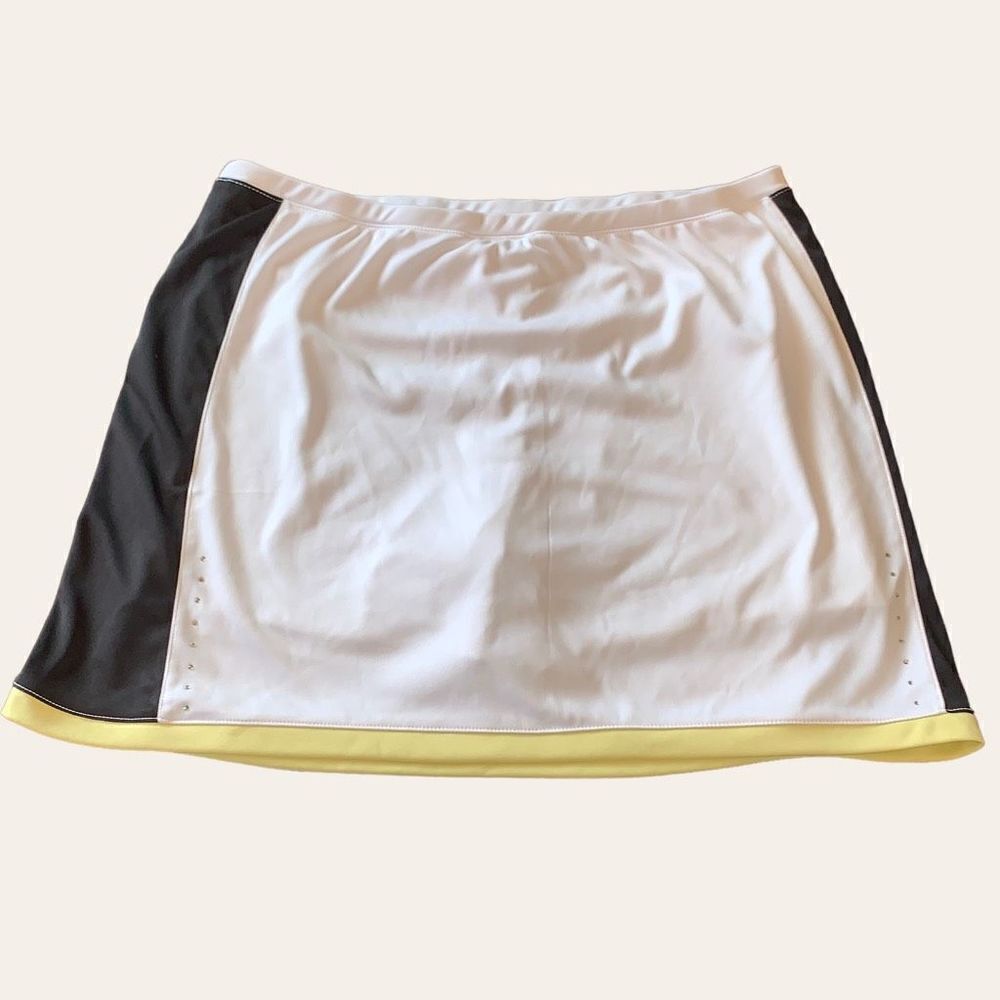 Izod Golf Skort• Medium
